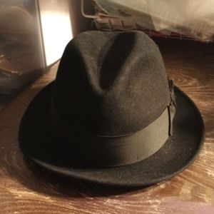 Golden Coach Black Hat